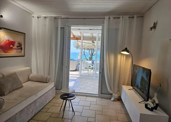 Corfu 13 غليفادا