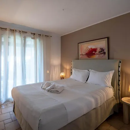 Vilă Corfu 13 *